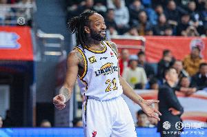 星空体育app-直播吧：威尔斯与辽宁完成续约 上赛季场均21.3分4助攻