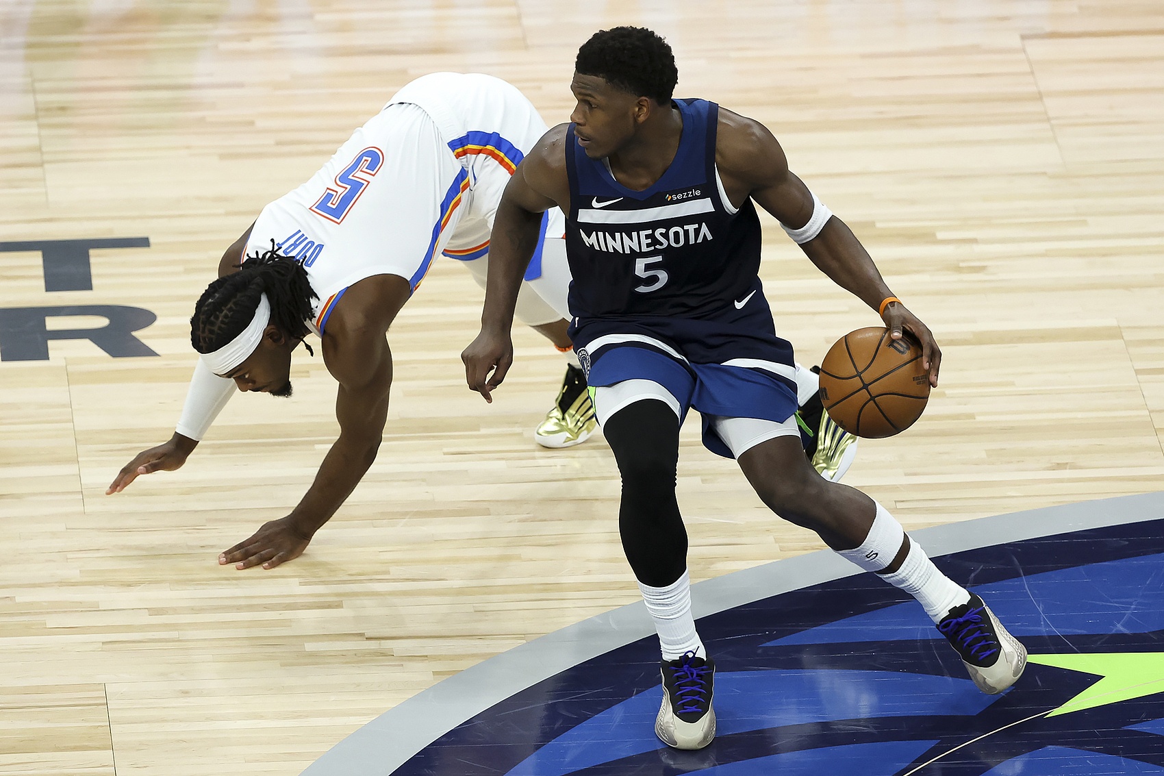 考辛斯：爱德华兹是个坏男孩 他会成为下一个本土MVP