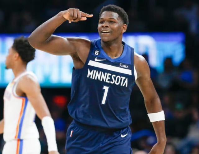 星空体育官网-爱德华兹5年2.6亿顶薪续约 森林狼为冲冠不留退路